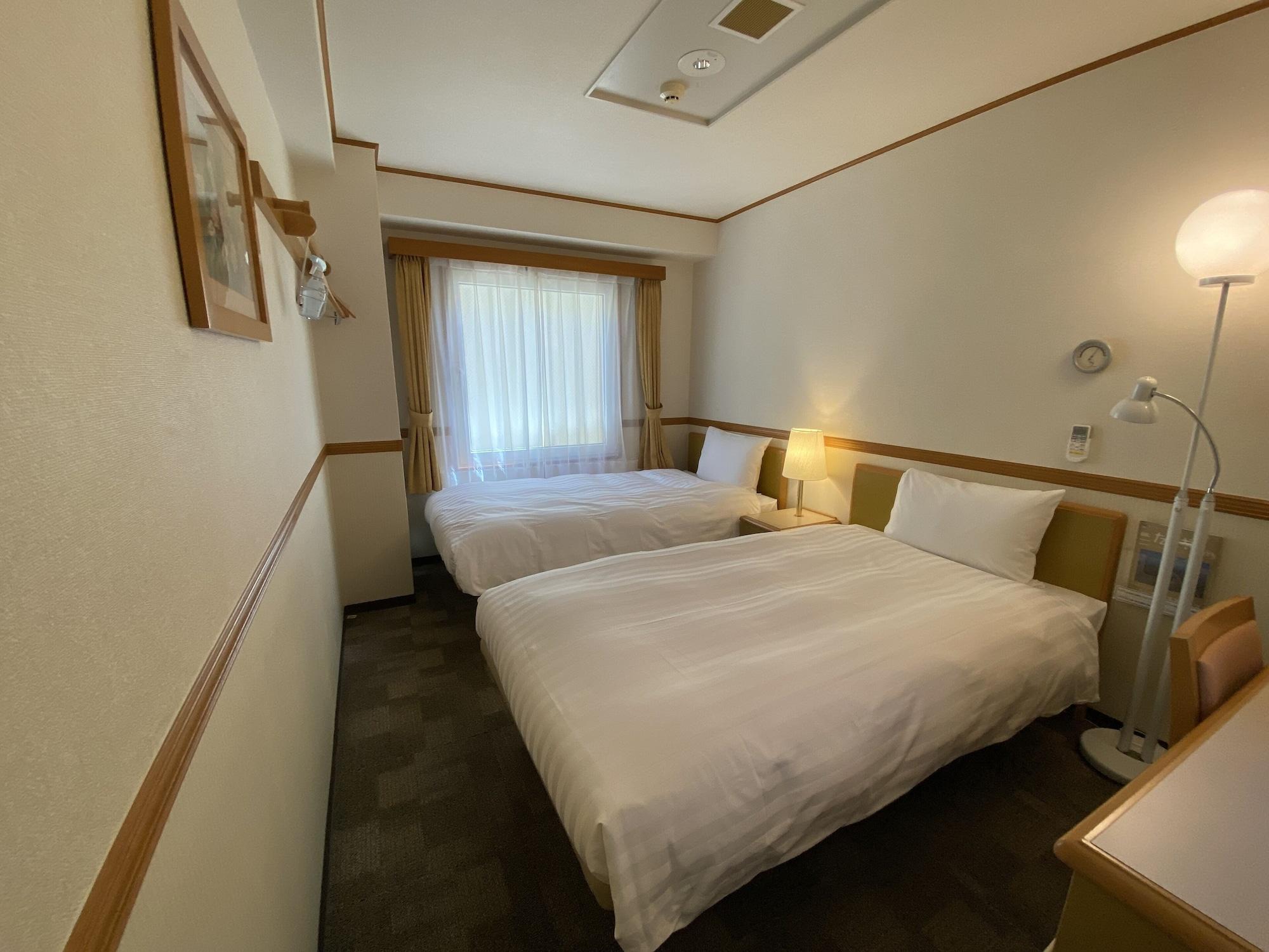 Toyoko Inn Naha Omoromachi Ekimae Exteriör bild