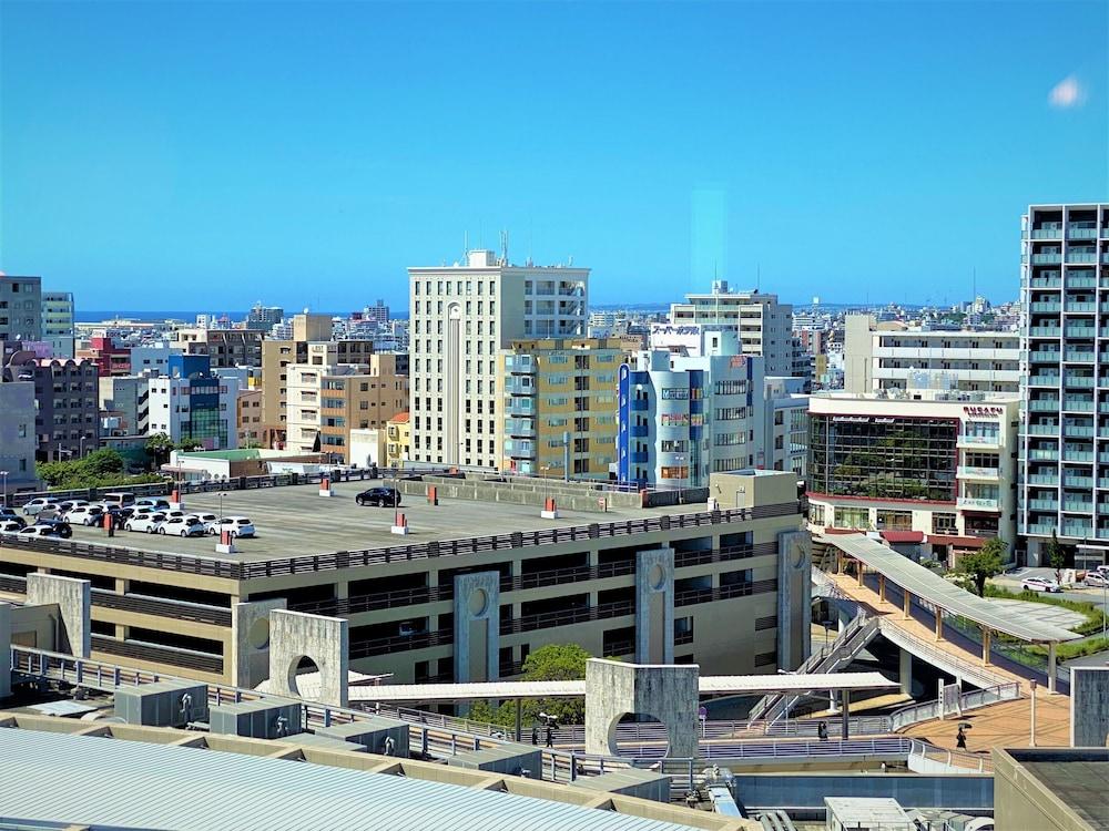 Toyoko Inn Naha Omoromachi Ekimae Exteriör bild