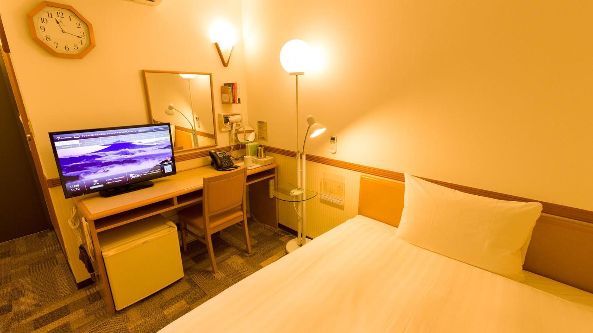 Toyoko Inn Naha Omoromachi Ekimae Rum bild